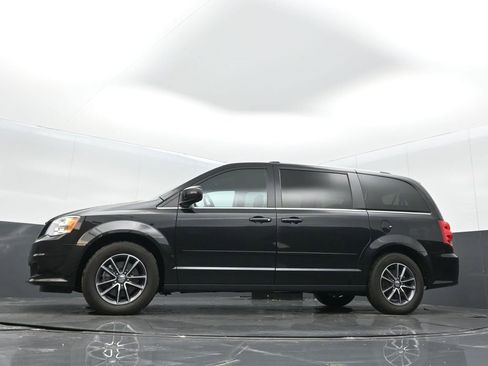 Certified 2017 Dodge Grand Caravan SXT image 28