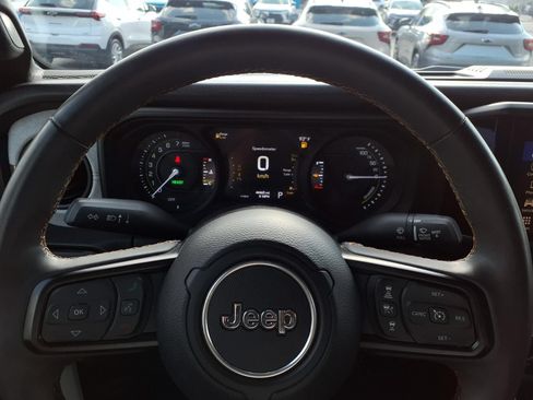 Used 2024 Jeep Wrangler Unlimited w/ Convenience Group AWD/4WD image 13