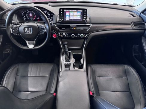 Used 2018 Honda Accord Touring image 10