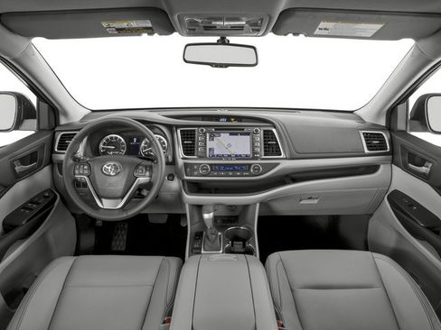 Used 2016 Toyota Highlander XLE FWD image 8
