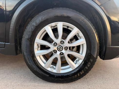 Used 2019 Nissan Rogue SV FWD image 17