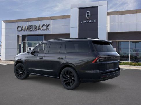 New 2026 Lincoln Navigator Reserve w/ Jet Appearance Package image 4
