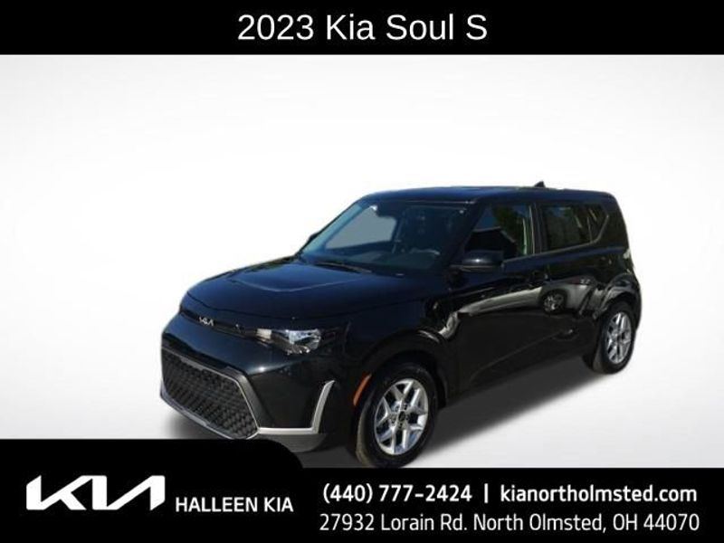 Certified 2023 Kia Soul S image 1