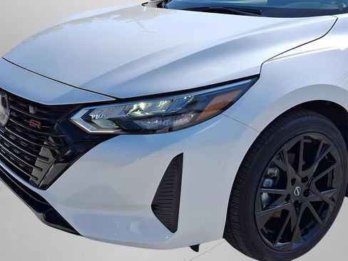 Certified 2025 Nissan Sentra SR w/ Midnight Edition FWD image 15