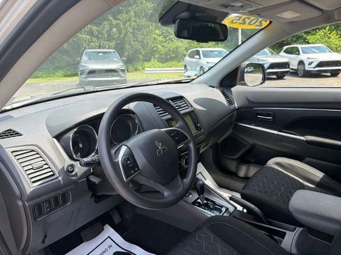Used 2025 Mitsubishi Outlander Sport ES AWD/4WD image 13