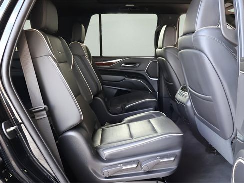 Certified 2023 Cadillac Escalade Premium Luxury image 20