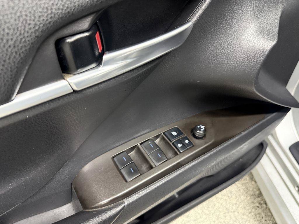 Used 2021 Toyota Camry SE FWD image 21