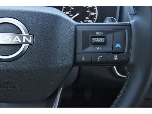 Certified 2025 Nissan Rogue SV image 19