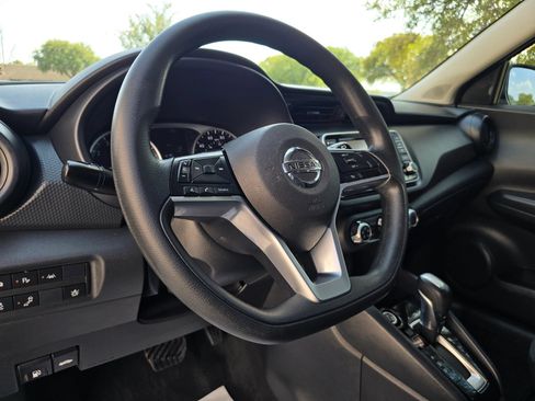 Used 2021 Nissan Kicks S FWD image 24