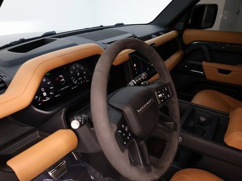 Used 2023 Land Rover Defender 90 V8 image 71
