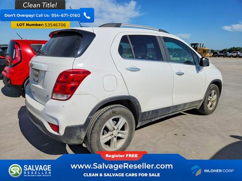 Used 2019 Chevrolet Trax LT w/ LT Convenience Package FWD image 4