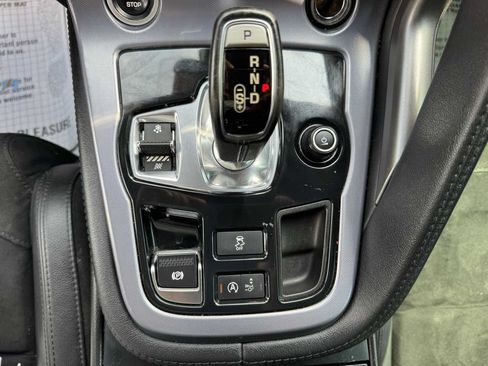 Used 2018 Jaguar F-TYPE Coupe RWD image 17
