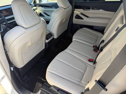 Used 2025 INFINITI QX60 Pure image 38