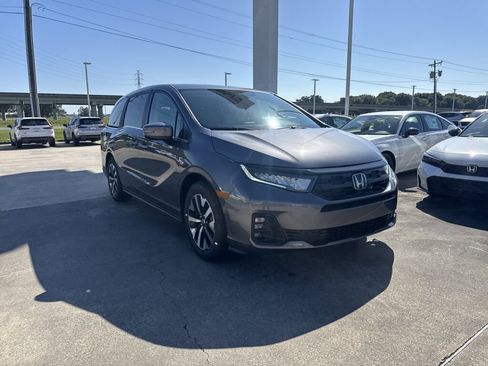 New 2026 Honda Odyssey EX-L image 3