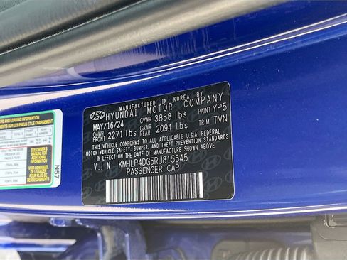 Used 2024 Hyundai Elantra Limited image 32