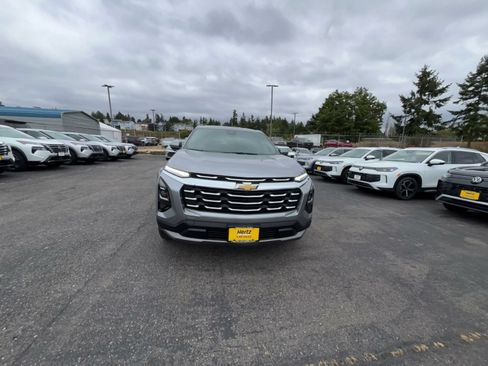 Used 2025 Chevrolet Equinox LT FWD image 4