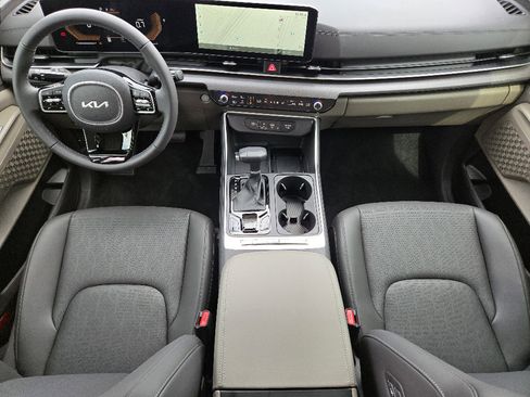 New 2026 Kia Carnival EX image 18