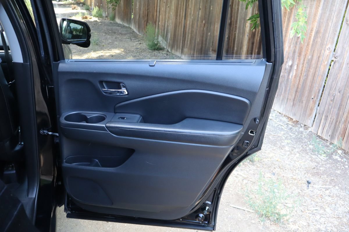 Used 2016 Honda Pilot Touring image 27