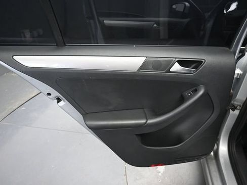 Used 2015 Volkswagen Jetta TDI SE FWD image 12