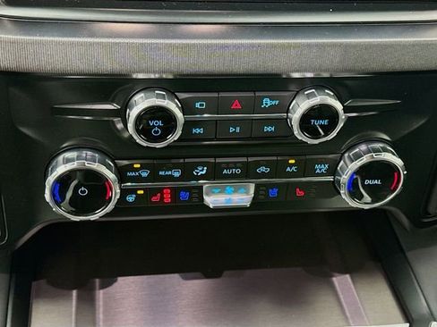 New 2026 Ford F250 Platinum w/ Tremor Off-Road Package image 19