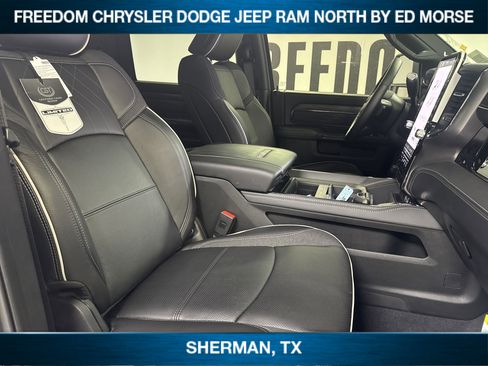 New 2025 RAM 2500 Limited w/ Towing Technology Group image 22