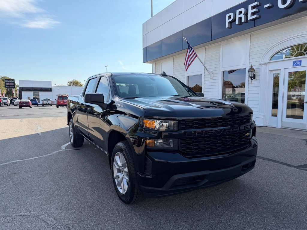 Used 2021 Chevrolet Silverado 1500 Custom w/ LPO, Dark Essentials Package AWD/4WD image 3