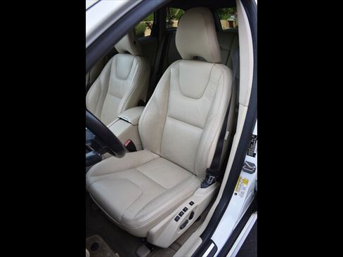 Used 2014 Volvo XC60 T6 image 15