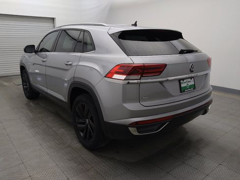 Used 2022 Volkswagen Atlas Cross Sport SE FWD image 5