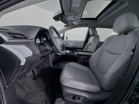 New 2026 Toyota Sienna XLE image 14
