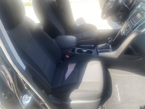 Used 2014 Hyundai Elantra GT FWD image 16