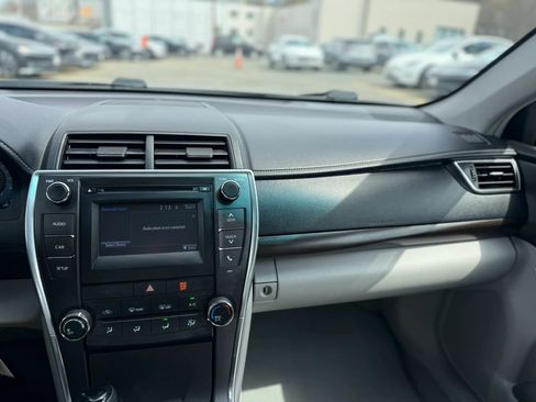 Used 2016 Toyota Camry LE FWD image 29