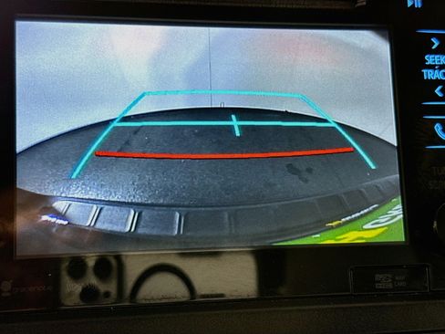 Used 2017 Toyota Sienna XLE w/ XLE Navigation Package FWD image 19