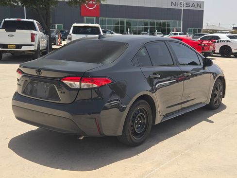 Used 2023 Toyota Corolla LE FWD image 3