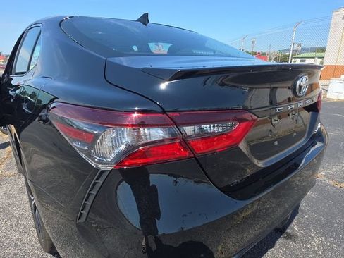 Used 2022 Toyota Camry SE FWD image 26