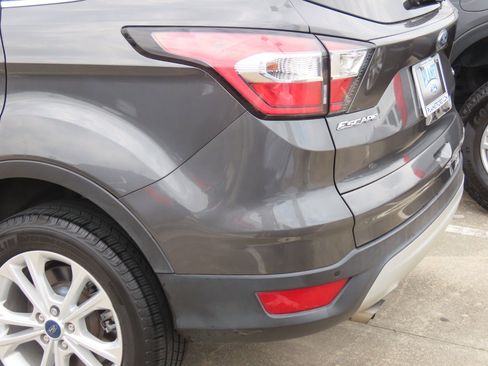 Used 2018 Ford Escape SEL FWD image 10