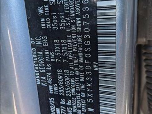 Used 2025 Kia Sportage EX FWD image 16