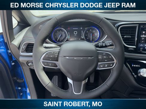 New 2027 Chrysler Pacifica Select AWD/4WD image 28