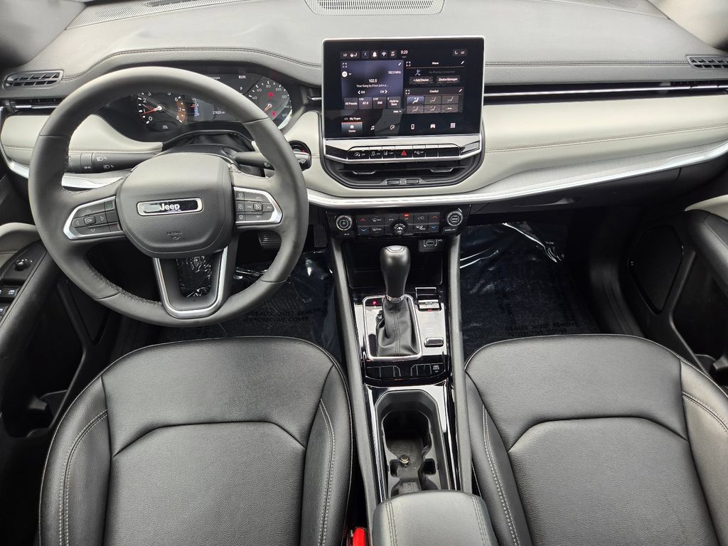 Used 2025 Jeep Compass Limited AWD/4WD image 19
