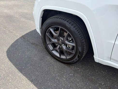 Certified 2021 Jeep Grand Cherokee Limited w/ Quick Order Package 28K 80th AWD/4WD image 18