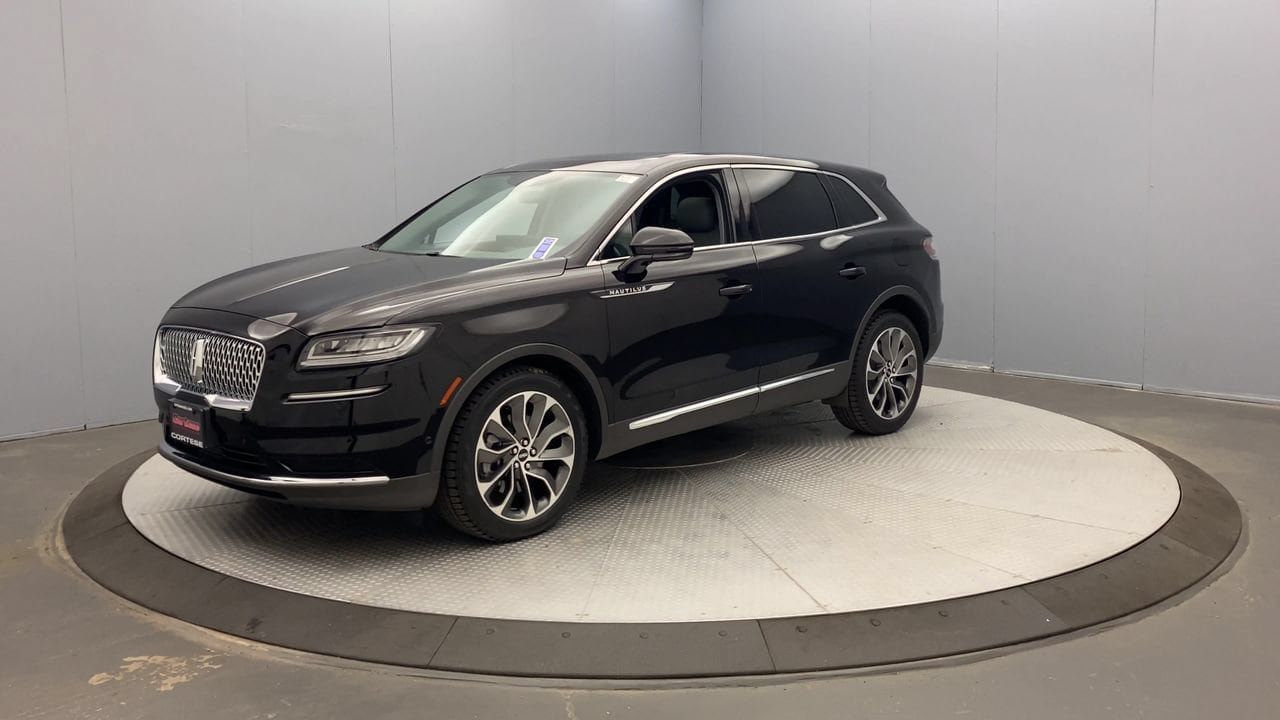 Used 2023 Lincoln Nautilus Reserve AWD/4WD image 9