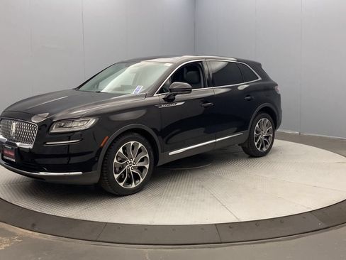 Used 2023 Lincoln Nautilus Reserve AWD/4WD image 9