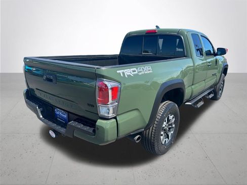Used 2021 Toyota Tacoma TRD Off-Road w/ TRD Premium Off Road Package AWD/4WD image 7