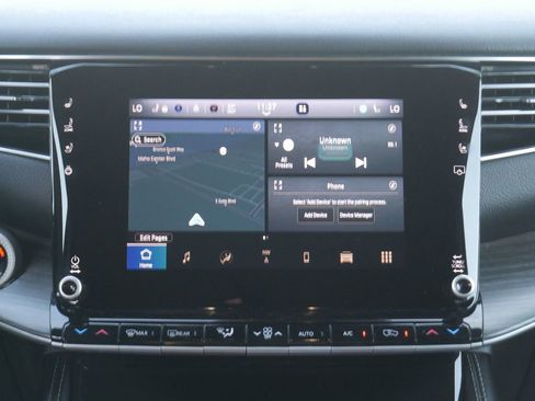 Certified 2024 Jeep Wagoneer L Series III w/ Flexible Seating Group image 7