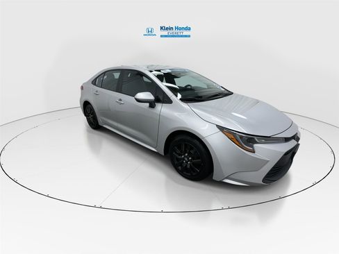 Used 2024 Toyota Corolla LE image 4