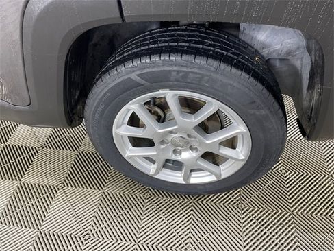 Used 2021 Jeep Renegade Latitude w/ Convenience Group image 21