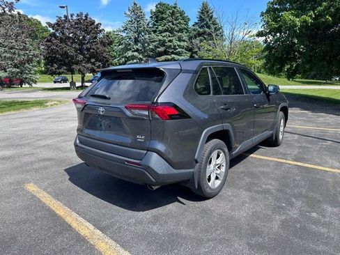 Used 2020 Toyota RAV4 XLE w/ Convenience Package AWD/4WD image 3
