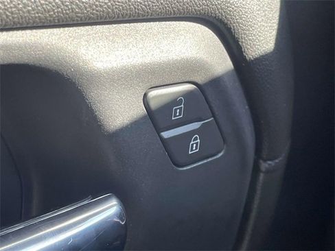 Used 2022 GMC Sierra 1500 SLE image 26