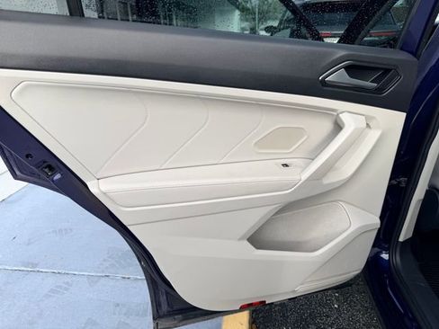 Used 2022 Volkswagen Tiguan SE image 14