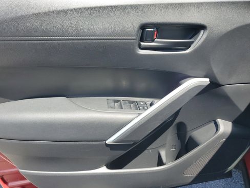 Used 2023 Toyota Corolla Cross LE image 27