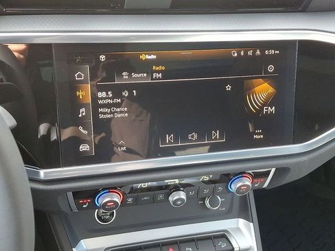 New 2025 Audi Q3 2.0T Premium image 8